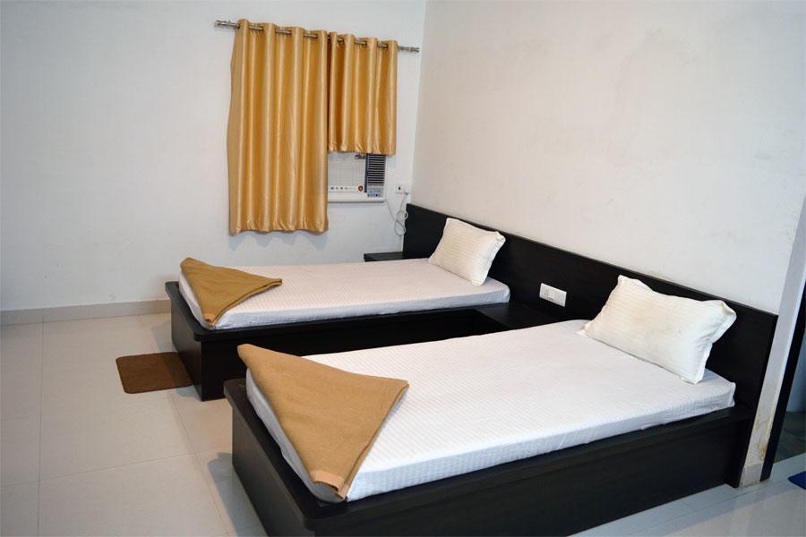 Nagina Palace Hotel Bodh Gaya Exterior photo