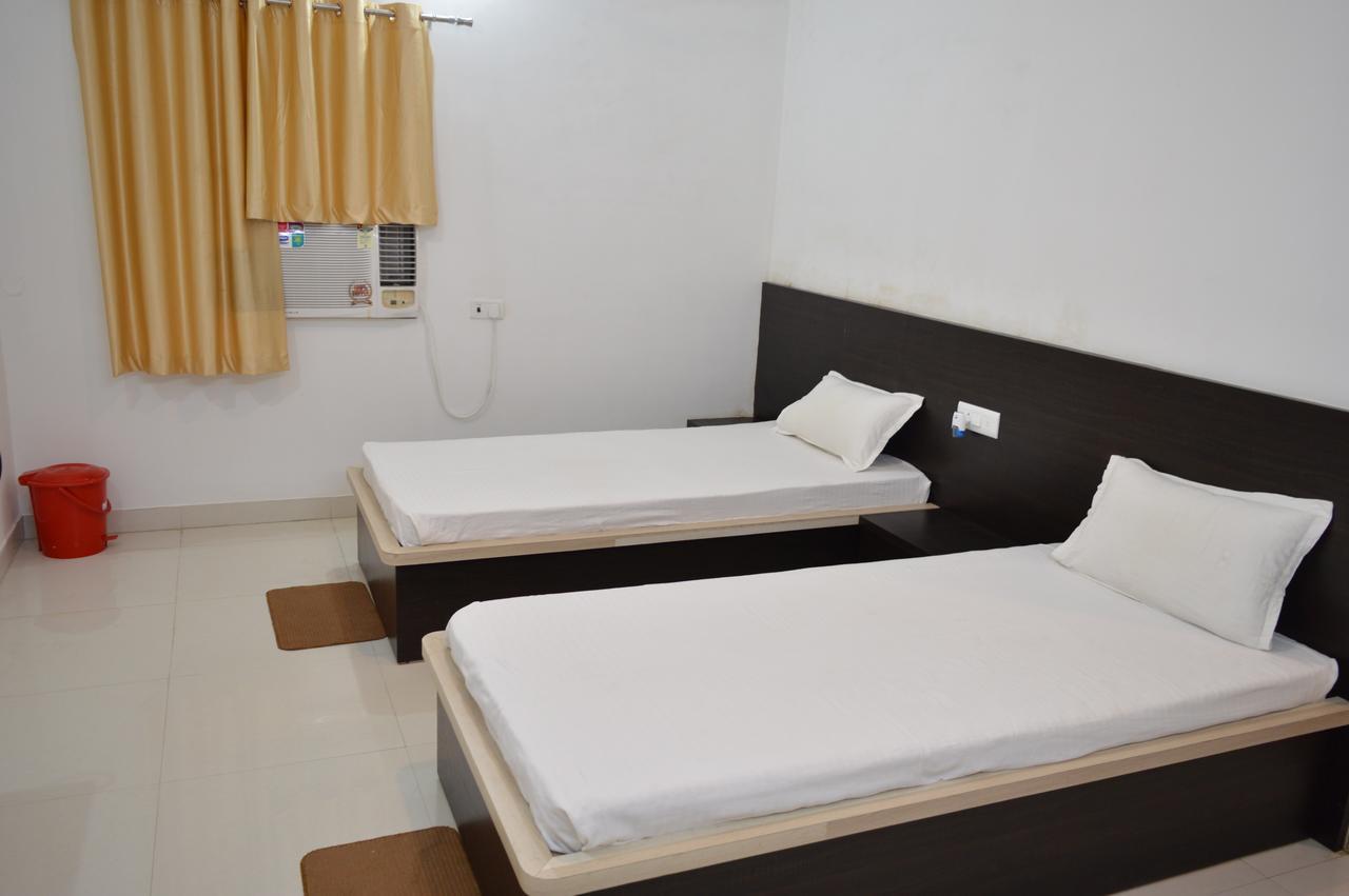 Nagina Palace Hotel Bodh Gaya Exterior photo