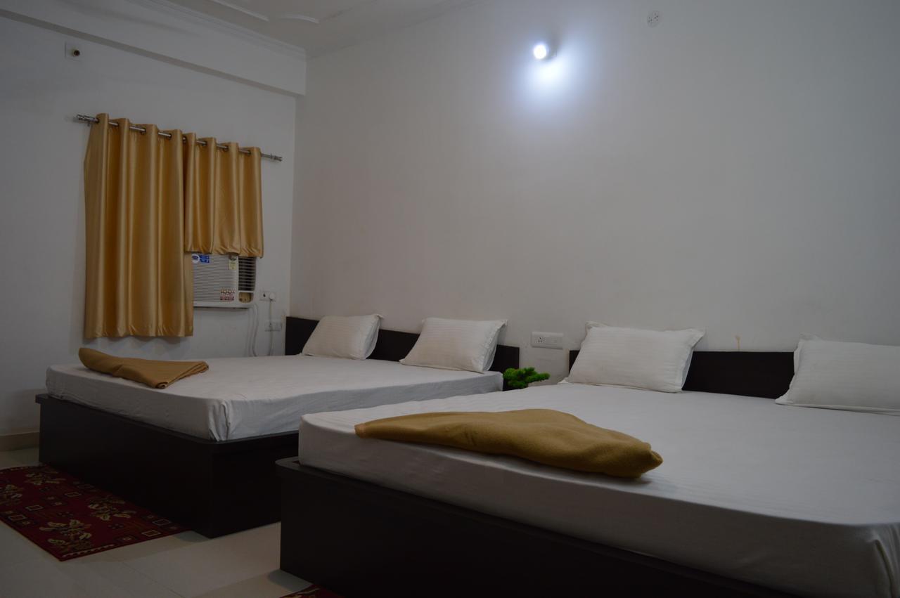 Nagina Palace Hotel Bodh Gaya Exterior photo