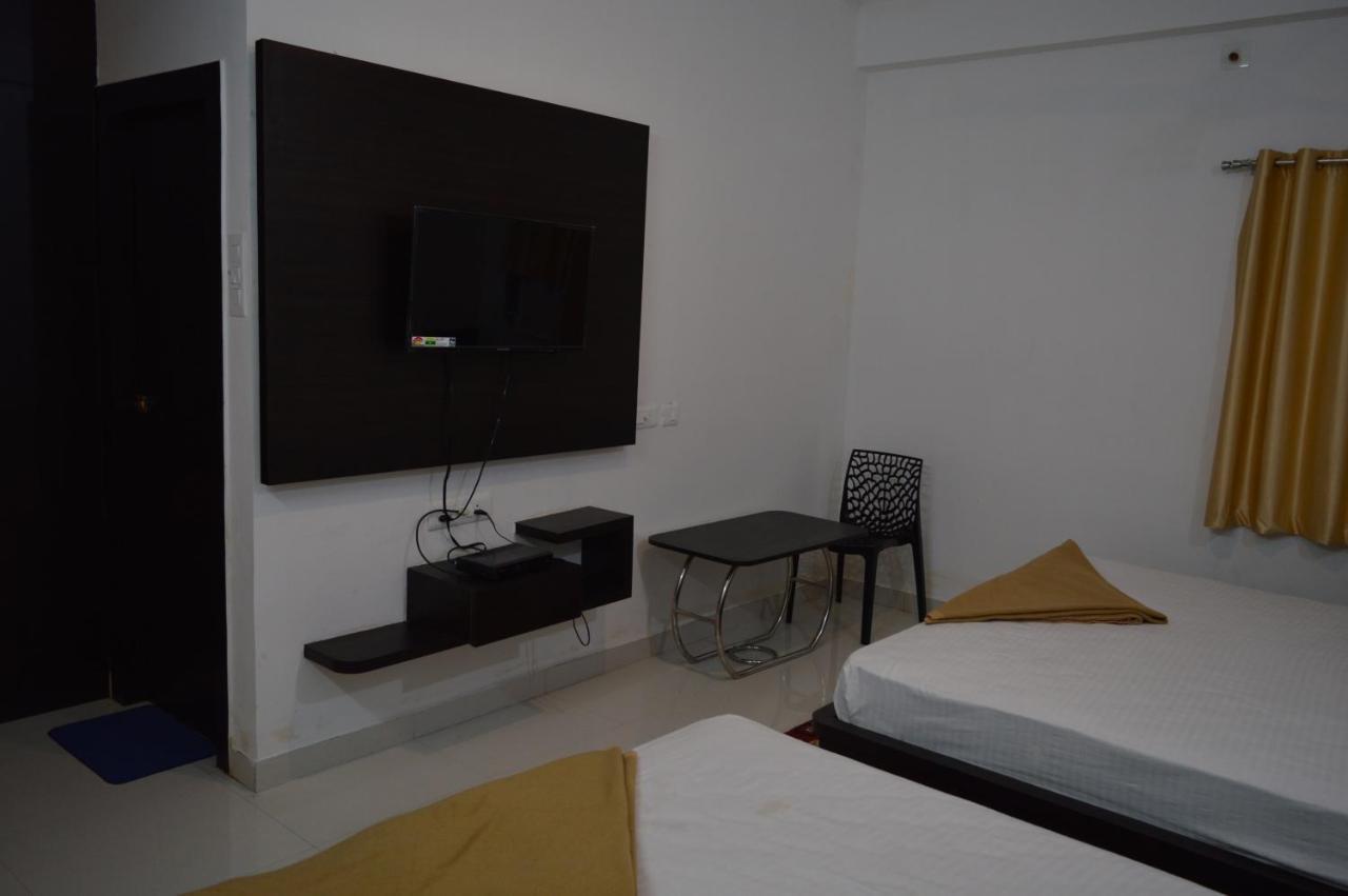 Nagina Palace Hotel Bodh Gaya Exterior photo